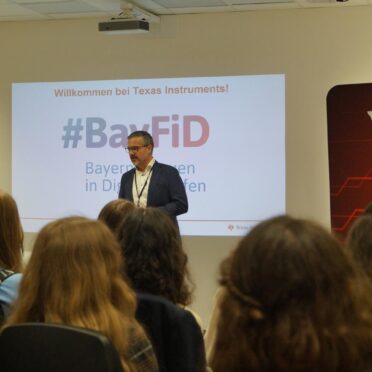 Impressionen der BayFiD Talente bei ihrer Tour zu 5 verschiedenen Unternehmen