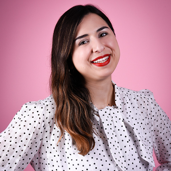 Portraitfoto von Mina Saidze