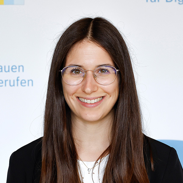 Portraitfoto von Anna-Lena Mauerer