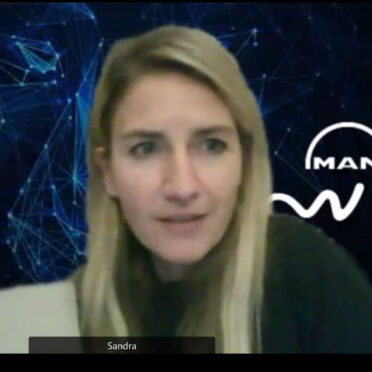 Screenshot des virtuellen Events, der eine Teilnehmerin zeigt