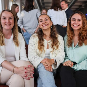 3 BayFiD Talente lächeln in die Kamera