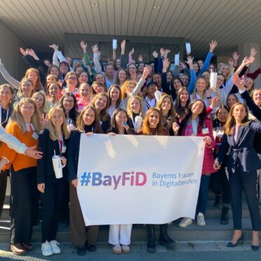 Gruppenbild der BayFid Talente bei der BayFiD Tech Safari im März