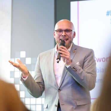 Herr Staatsminister Dr. Fabian Mehring, MdL auf der Bühne