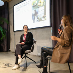 Fabian Mehring, Bayerns Staatsminister für Digitales, begrüßt 47 junge Frauen beim Kick-Off-Event des Batch 7 der Initiative BayFiD, Bayerns Frauen in Digitalberufen.