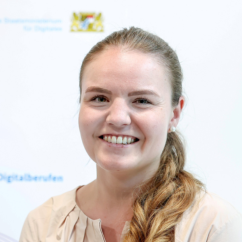 Portraitfoto von Alexandra Schwabl