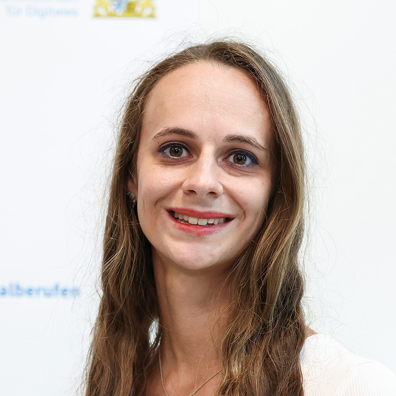 Portraitfoto von Angelika S. Thalmayer
