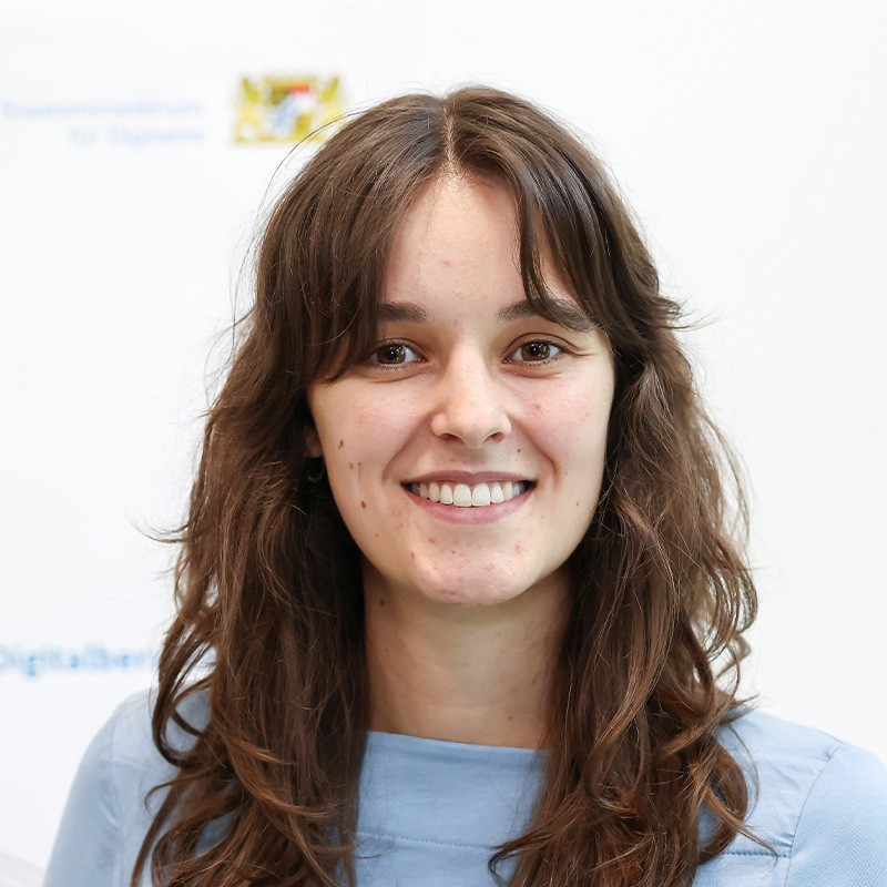 Portraitfoto von Hanna Jobst