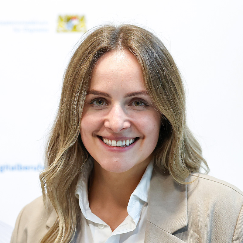 Portraitfoto von Julia Geiger