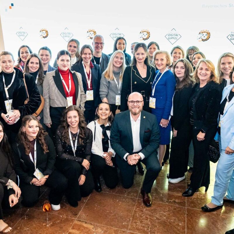 Gruppenfoto der BayFiD Talente beim Bayerischen Digitalgipfel