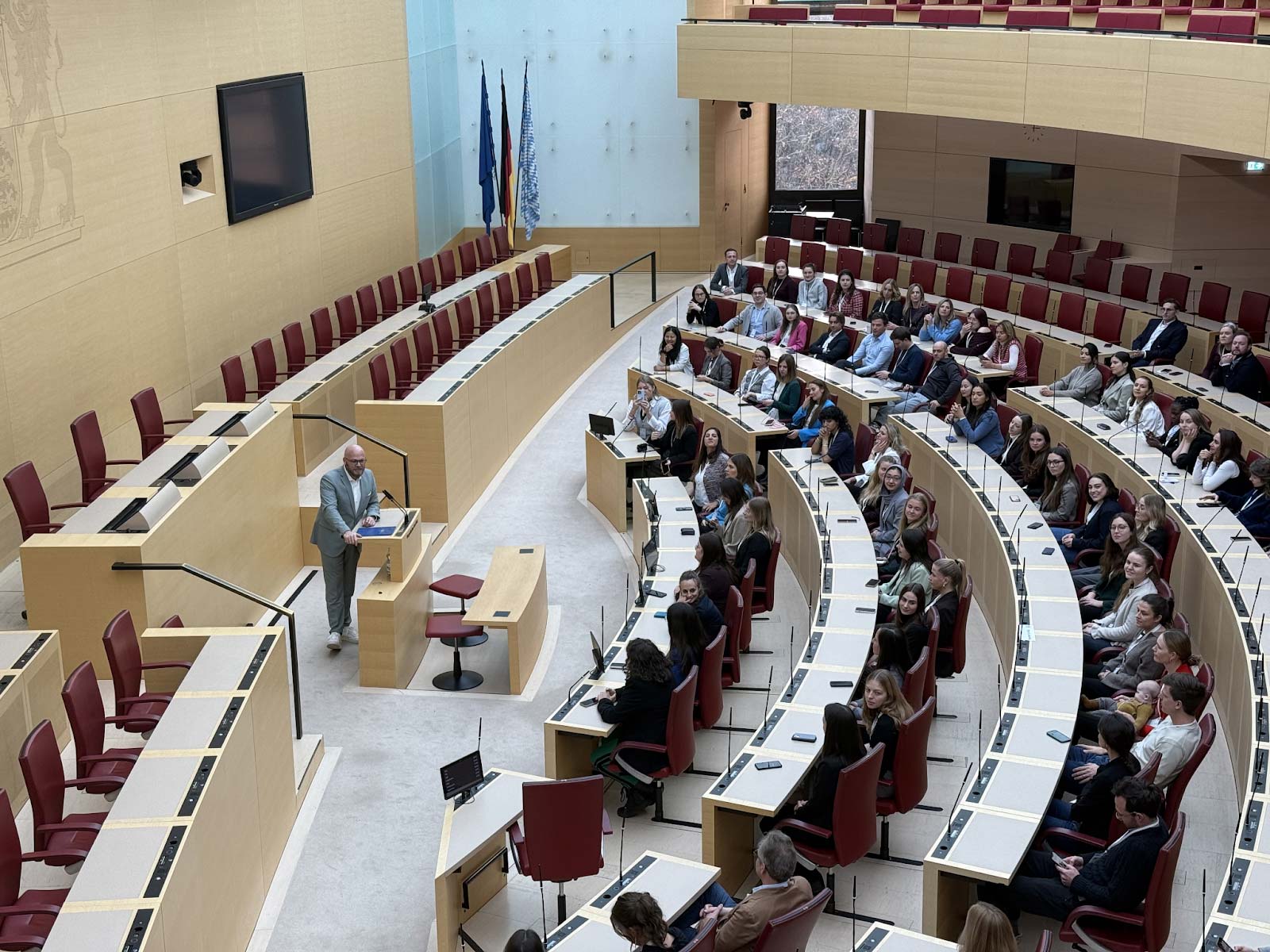 Die BayFiD Talente beim Besuch im Landtag